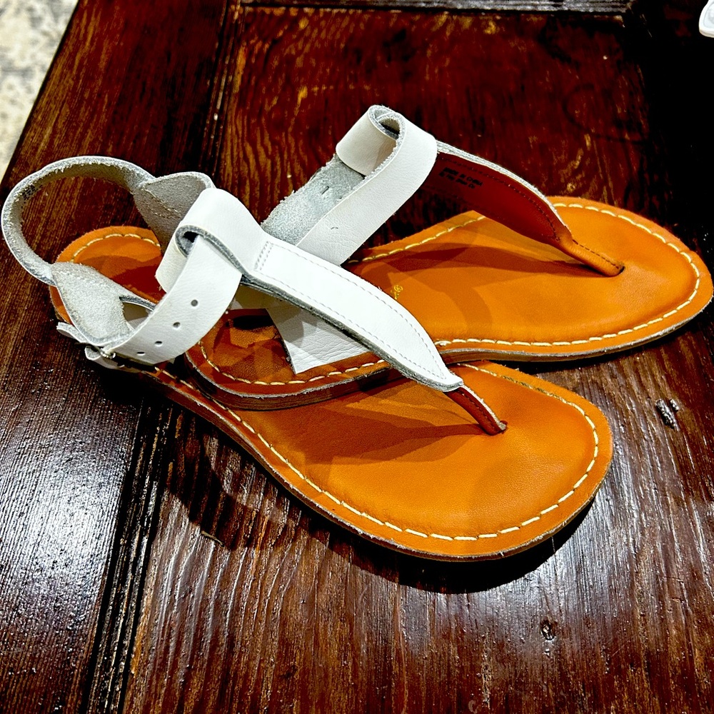 Sun Sans saltwater thongs